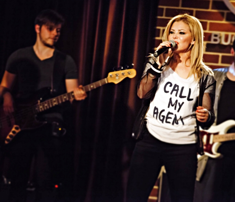 MIKI Live Band | Trupa cover Bucuresti, formatie nunta